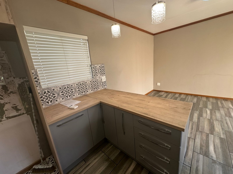 To Let 3 Bedroom Property for Rent in Pentagon Park Free State